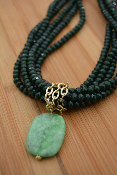 Necklace: Jade stone and green Czech crystal. For both sporty and classic wear. - 3