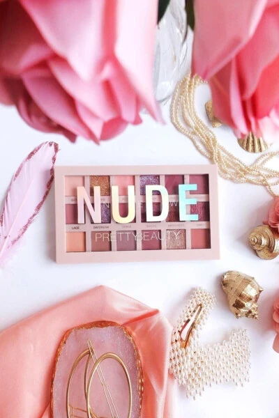New Nude 18-Color Eyeshadow Palette - PRETTY BEAUTY