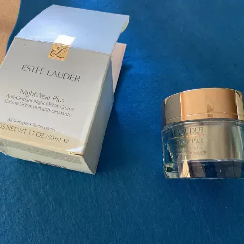 NightWear Plus Anti-Oxidant Night Detox Creme - All Skin Types by Estee Lauder for Women - 1.7 oz Cream - 5