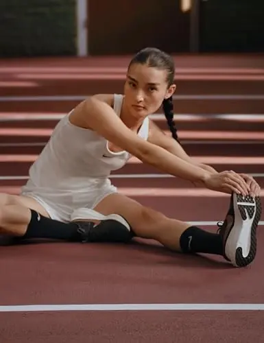 Nike Women's Revolution 8 Yo'l Yugurish Poyabzallari - NIKE (1)