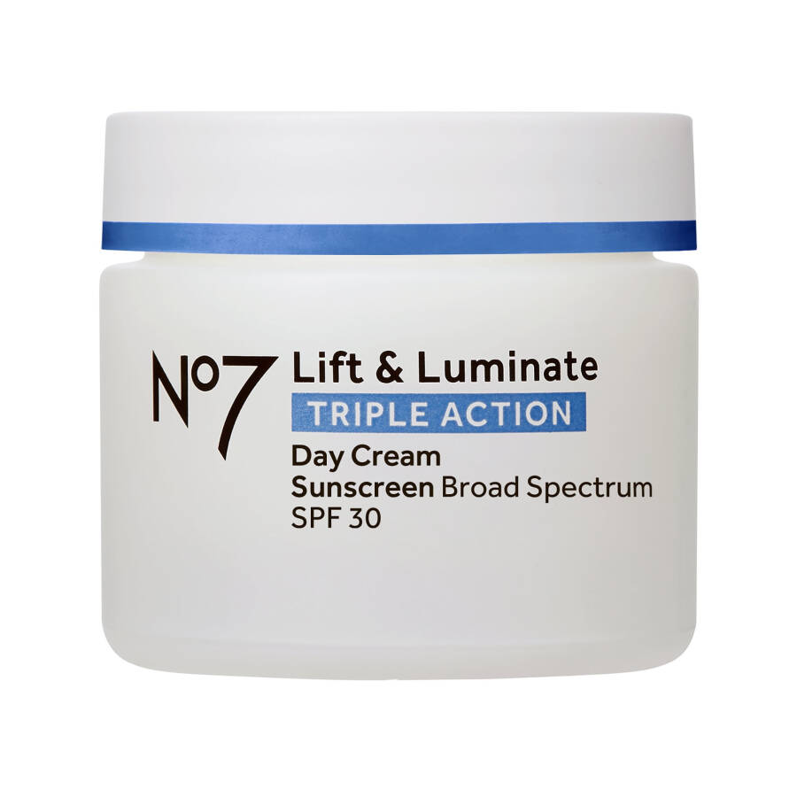 No7 Lift & Luminate Uch tomonlama kunlik krem, SPF 30 namlantiruvchi krem, Peptid va C vitamini bilan, barcha teri turlari uchun, 1,69 suyu untsiya - 1