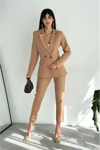 Норковый двубортный блейзер, костюм с брюками-морковками - коричневый - 1