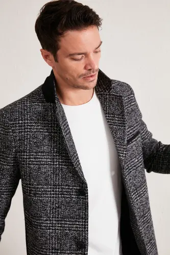 Normal Kalıp Tek Yırtmaçlı Düğmeli Mono Yaka Kaşe Kaban Erkek KABAN 5840098-Siyah Ekoseli - 8