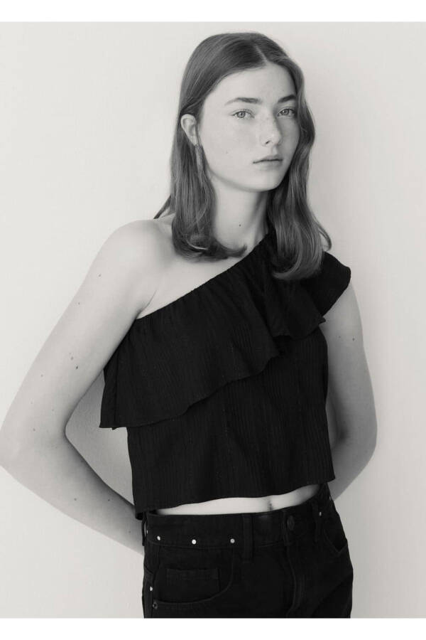 Nosimmetrik bluzka detallari bilan - 5