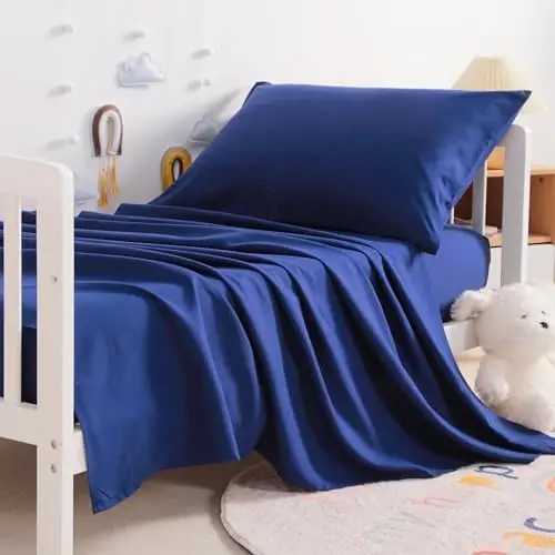 NTBAY Toddler Sheet Set, 3 qismli ultra yumshoq mikrofiber choyshablar to'plami, karavot va bolalar uchun, mashinada yuvish mumkin - Fitted choyshab, tekis choyshab va yostiq jildini o'z ichiga oladi, to'q ko'k 