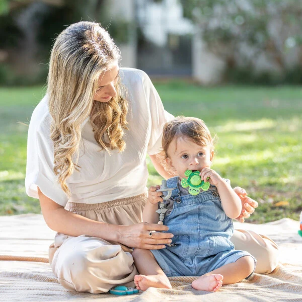 Nuby Teethe N' Pop Sensory Play Teether for Infants, Green Turtle Design - NUBY (1)