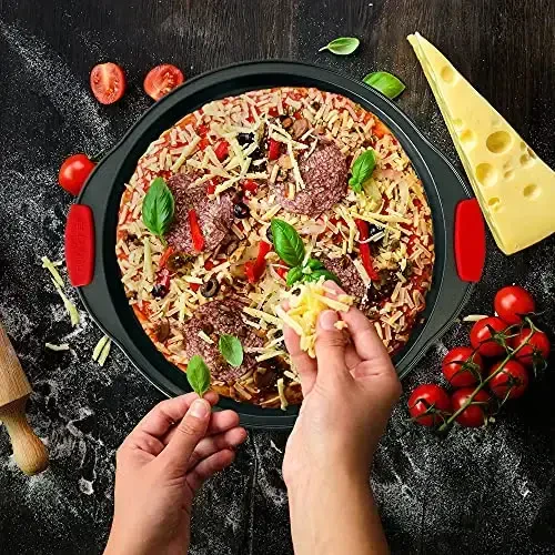 NutriChef 6 qismli yopishmaydigan pishiriqlar to'plami - Issiqlikka chidamli qizil silikon tutqichli karbonli po'latdan yasalgan pishirish qozonlari to'plami, pechda 450°F gacha xavfsiz, non bo'laklari dumaloq/to'rtburchak qozonlar, pechene varag'i, pishirish qozoni -NCSBS6S, qora - 5