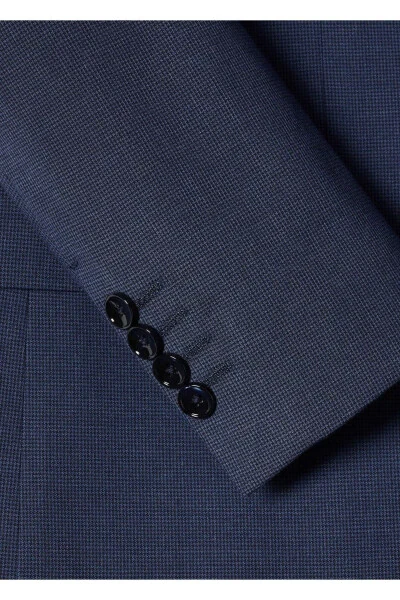 Очень облегающий пиджак-блейзер из эластичной ткани - 6