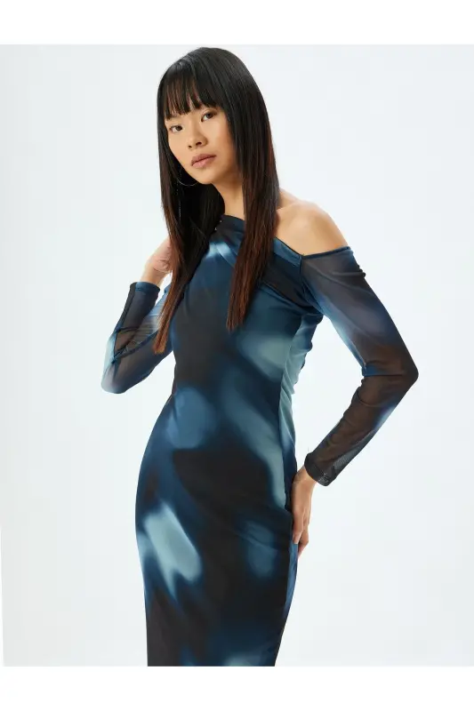 Ochiq yelkali drapeli assimetrik kesimli midi to'lli ko'ylak - Moviy naqshli - 2
