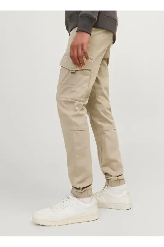 Oddiy bel, elastik oyoqli, toshli erkak shimlari. - 3