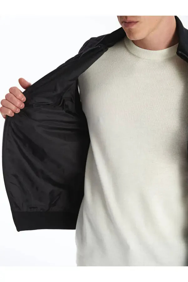 Oddiy kesilgan, dumaloq yoqali erkaklar trikotaj jileti. - 5