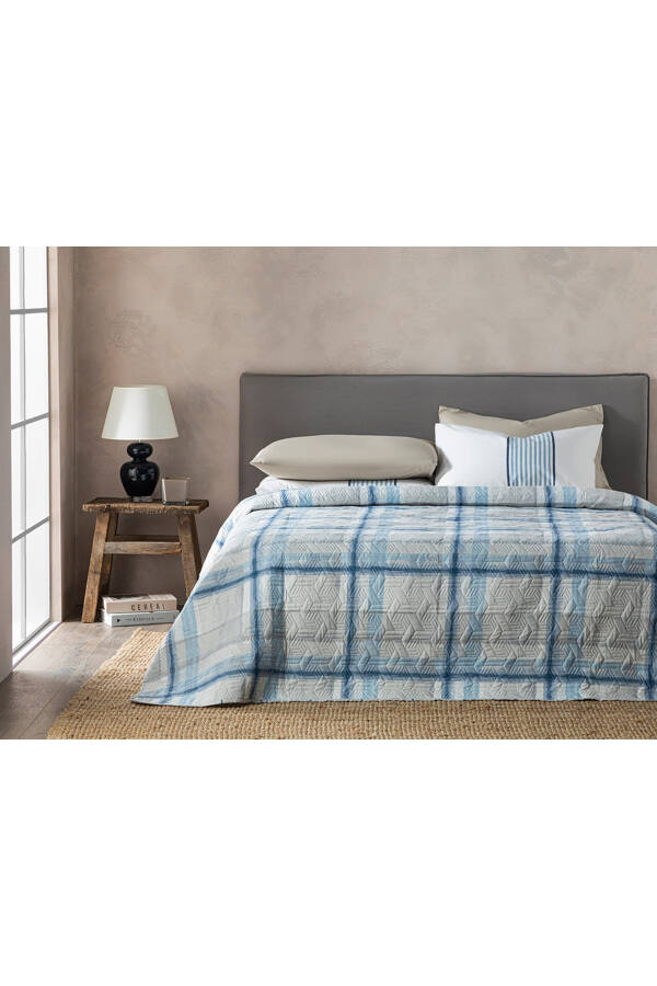 Одеяло для двуспальной кровати Ocean Plaid 200x220 см синего цвета - 1