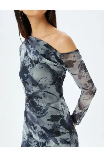 Omzu Açık Drapeli Asimetrik Kesim Midi Tül Elbise-Gri Desenli - 5