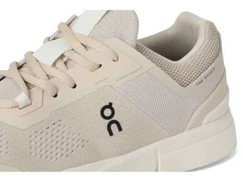 On Women's The Roger Spin Sneakers - 6