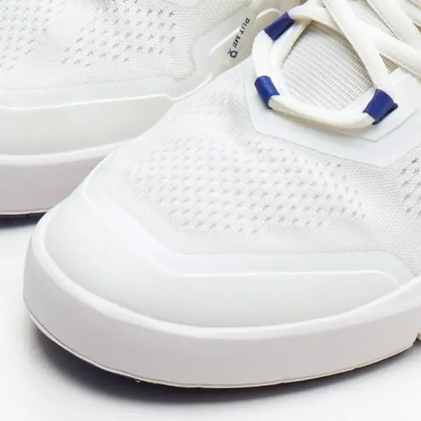 On Women's The Roger Spin Sneakers - 6