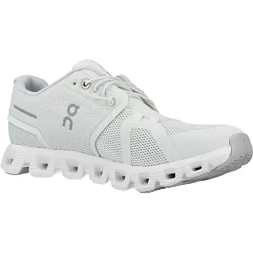 On Women's Cloud 5 Sneakers - 6