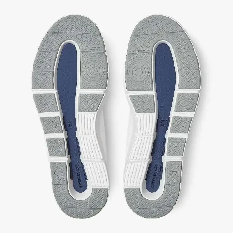 On Women's The Roger Advantage Sneakers - 2