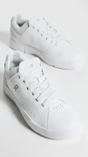 On Women's The Roger Advantage Sneakers - 4