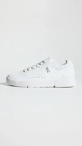 On Women's The Roger Advantage Sneakers - 5