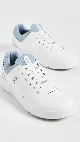 On Women's The Roger Advantage Sneakers - 4