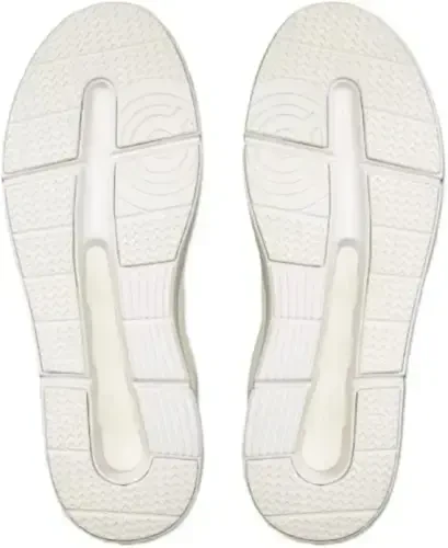 On Women's The Roger Advantage Sneakers - 4