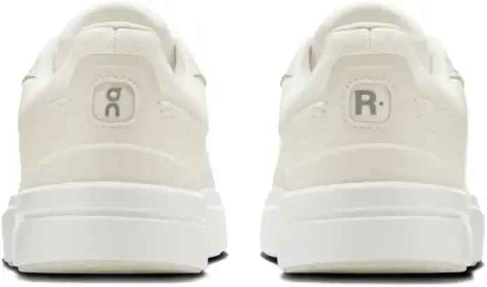 On Women's The Roger Advantage Sneakers - 5