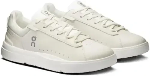 On Women's The Roger Advantage Sneakers - 6