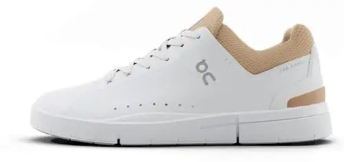 On Women's The Roger Advantage Sneakers 