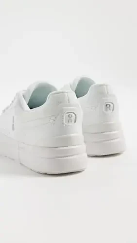 On Women's The Roger Advantage Sneakers - 4