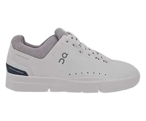 On Women's The Roger Advantage Sneakers 