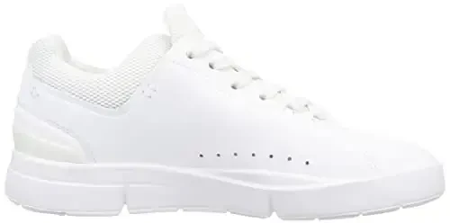 On Women's The Roger Advantage Sneakers - 6