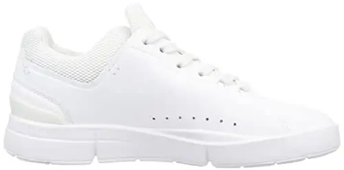 On Women's The Roger Advantage Sneakers - 6