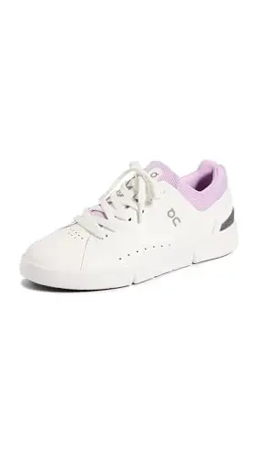 On Women's The Roger Advantage Sneakers 