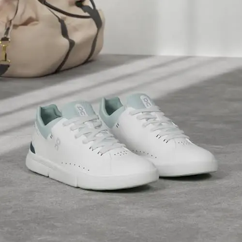 On Women's The Roger Advantage Sneakers - 2