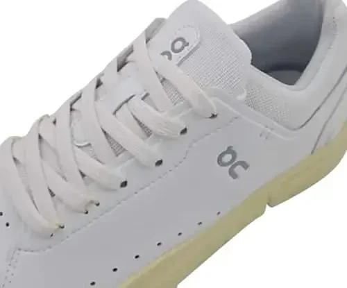 On Women's The Roger Advantage Sneakers - 3