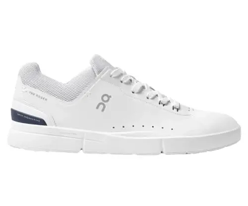 On Women's The Roger Advantage Sneakers 