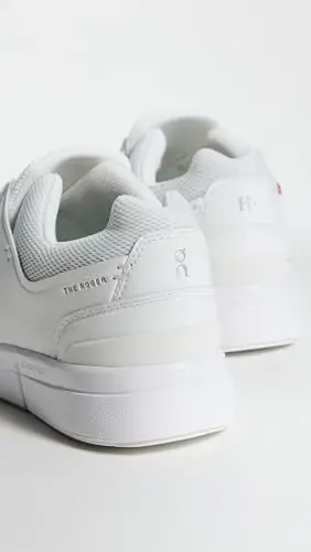 On Women's The Roger Advantage Sneakers - 4
