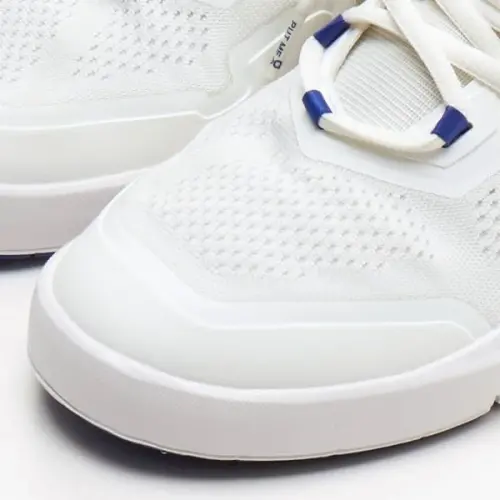 On Women's The Roger Spin Sneakers - 6