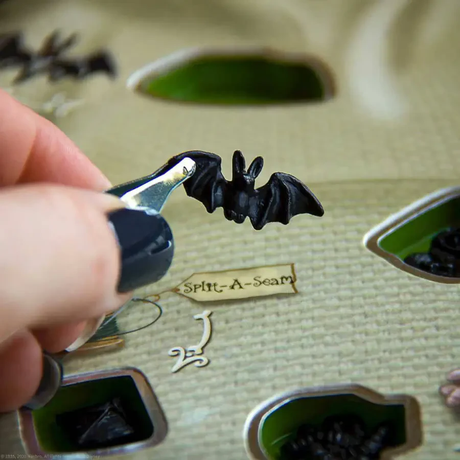 Operation® Rojdestvodan oldingi dahshat taxta o'yini, USAopoly tomonidan - 4