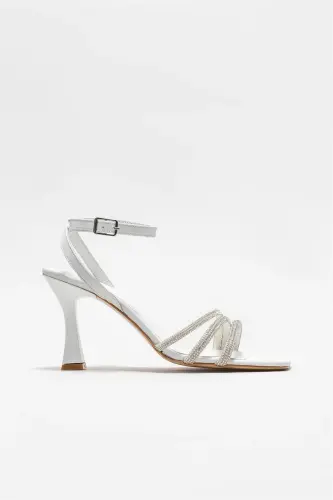 Oq poshnali oq sandallar - 1