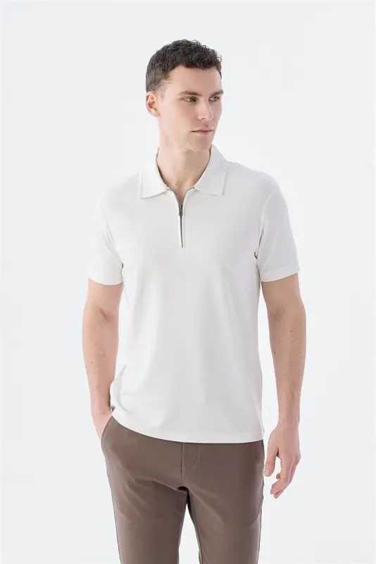 Оқ рангдаги Slim Fit Апаш ёқаси билан футболка - 2