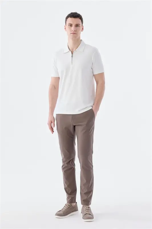 Оқ рангдаги Slim Fit Апаш ёқаси билан футболка - Modazone