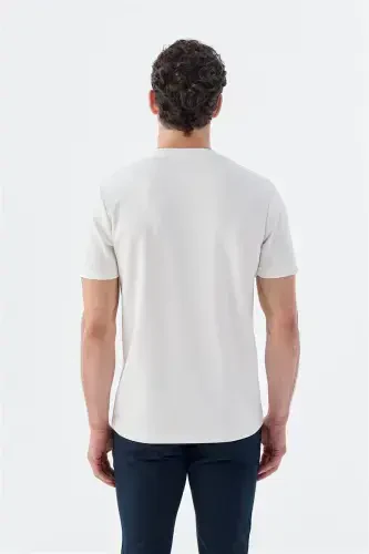 Оқ рангдаги Slim Fit велосипед ёқаси билан футболка - 4