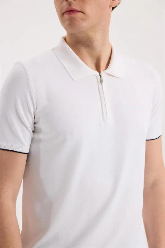 Oq rangli Slim Fit trikotajli, zamokli polo yoqali futbolka - 3