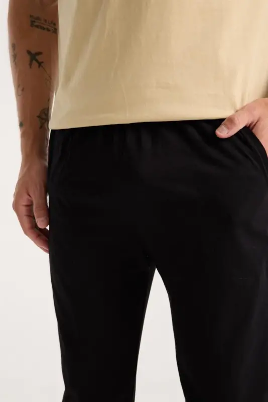 Oq tanli erkaklar uchun qisqa yengli pijamalar to'plami - 8