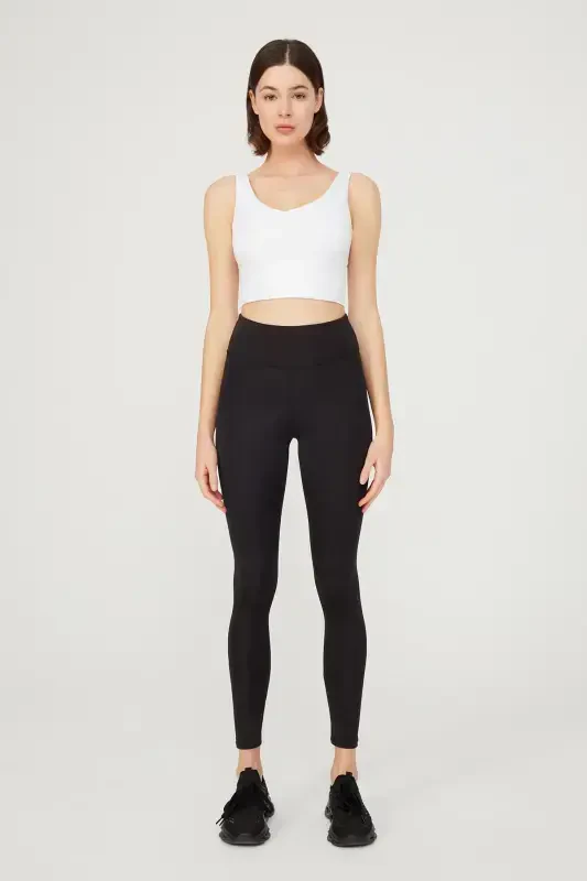 Oq V-yoqali, yengil qo'llab-quvvatlovchi, qoplamali sport büstgalteri Vneck-Oq - 3