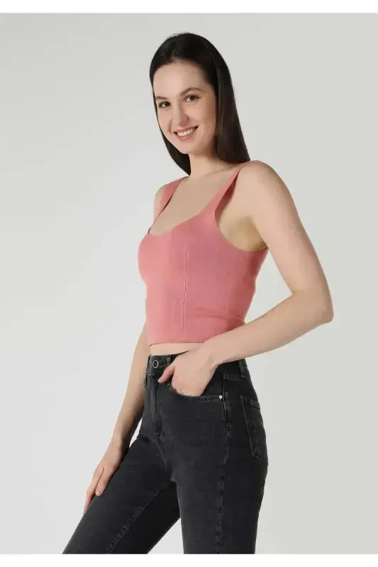 Orange women's athletic top, square neck, slim fit, crop - COLIN’S