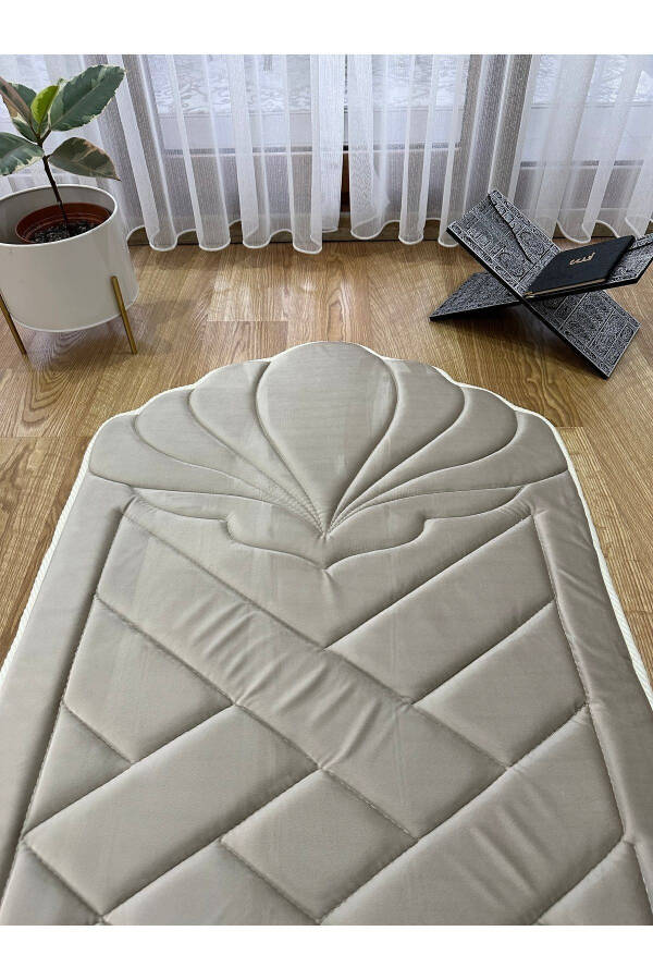 Orthopedic foam, knee-friendly cotton velvet prayer rug. - 5