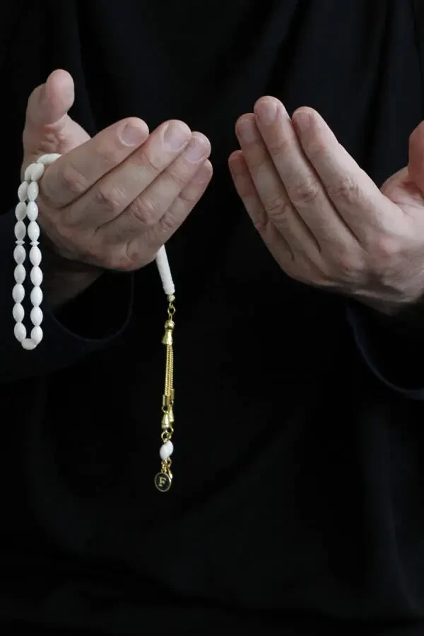 Otalar kuni uchun deve suyag'i tasbeh - 3