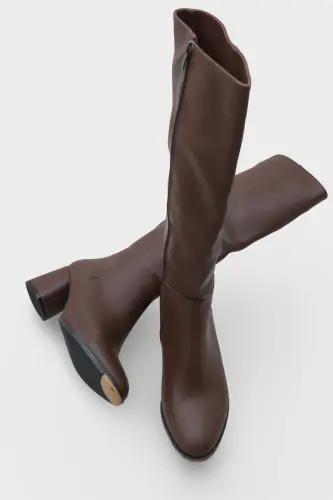 Oval Burunlu Yandan Fermuarlı Kahve Topuklu Kadın Çizme-Kahve - 6
